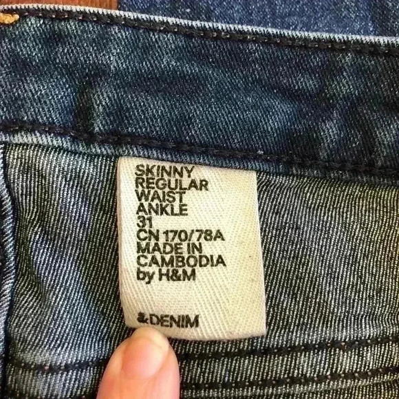 💙H&M | Skinny, Ankle Mid-rise Jeans - Picture 4 of 5